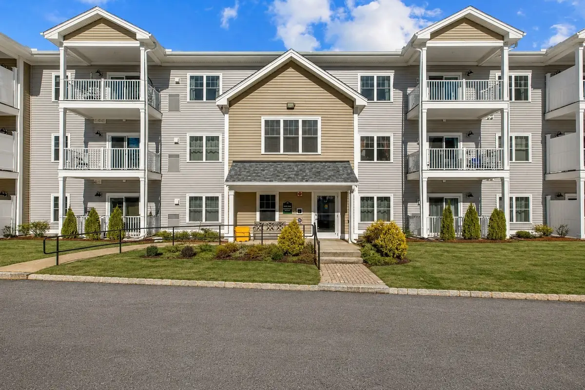 3211 Briarwood Village #3211, Clinton, MA 01510 - #1