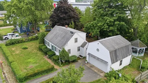3 Lynn Ave, Plainville, MA 02762