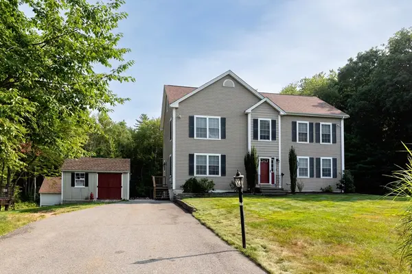 5 Debbie Ln, Freetown, MA 02702
