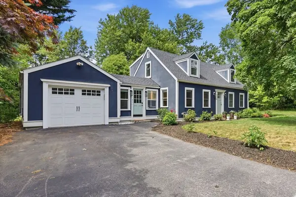 16 Lincoln Ave, Plainville, MA 02762
