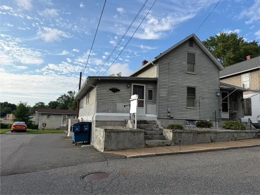27 Dublin St, Palmer, MA 01069 - #3