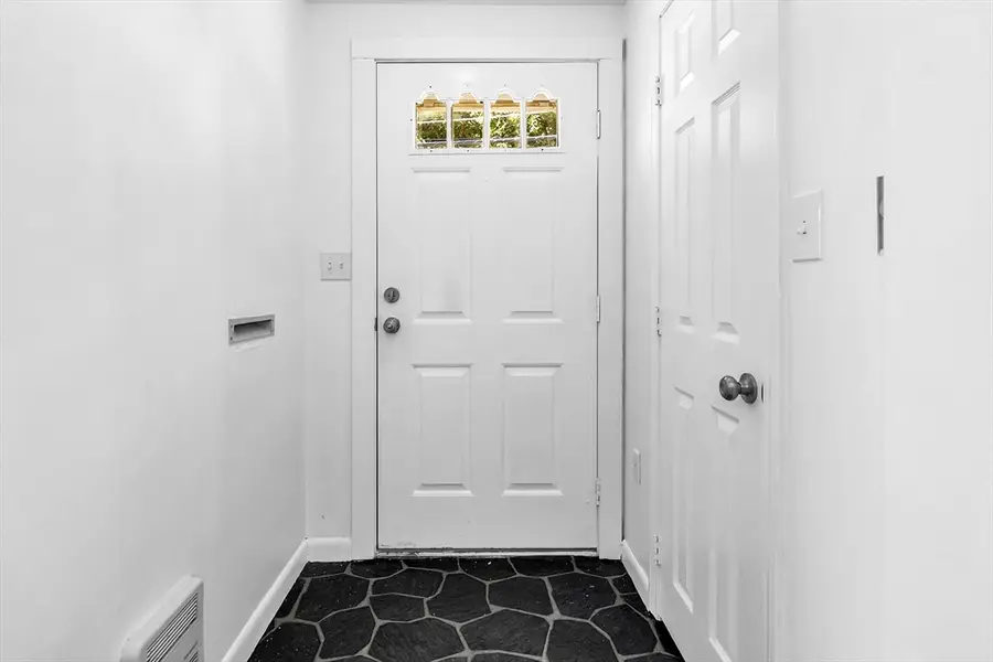 3 Hobson #St, Methuen, MA 01844 - #3