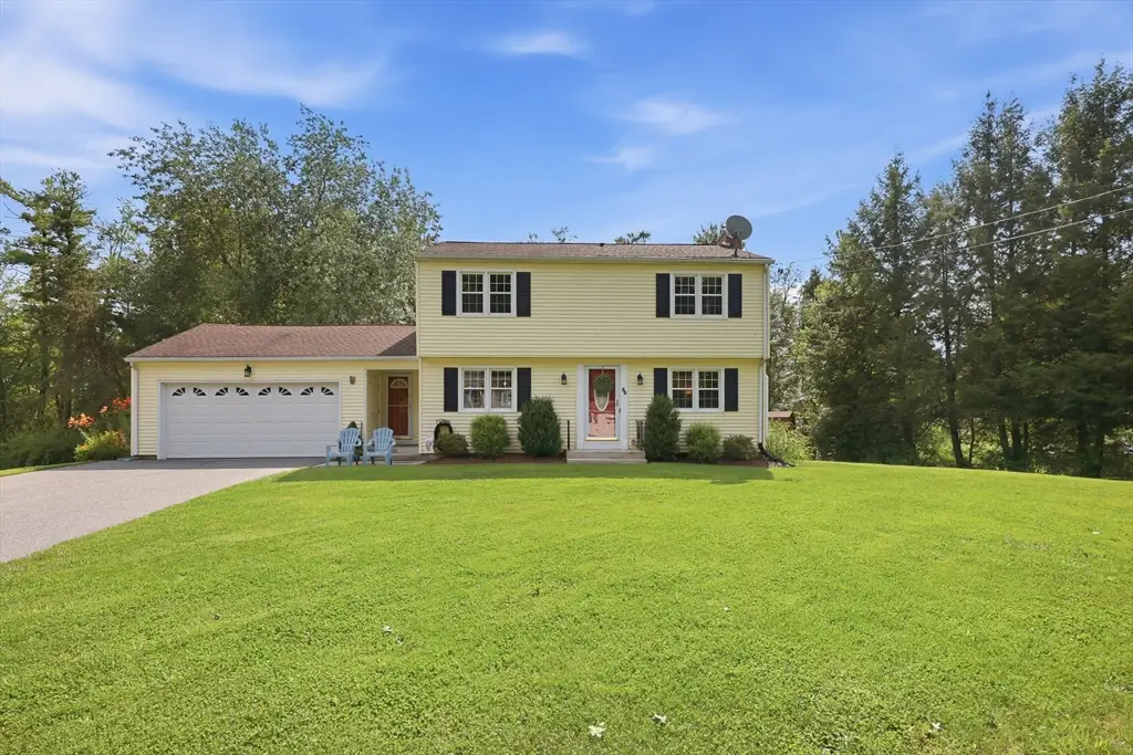 30 Decorie Dr, Wilbraham, MA 01095 - #1