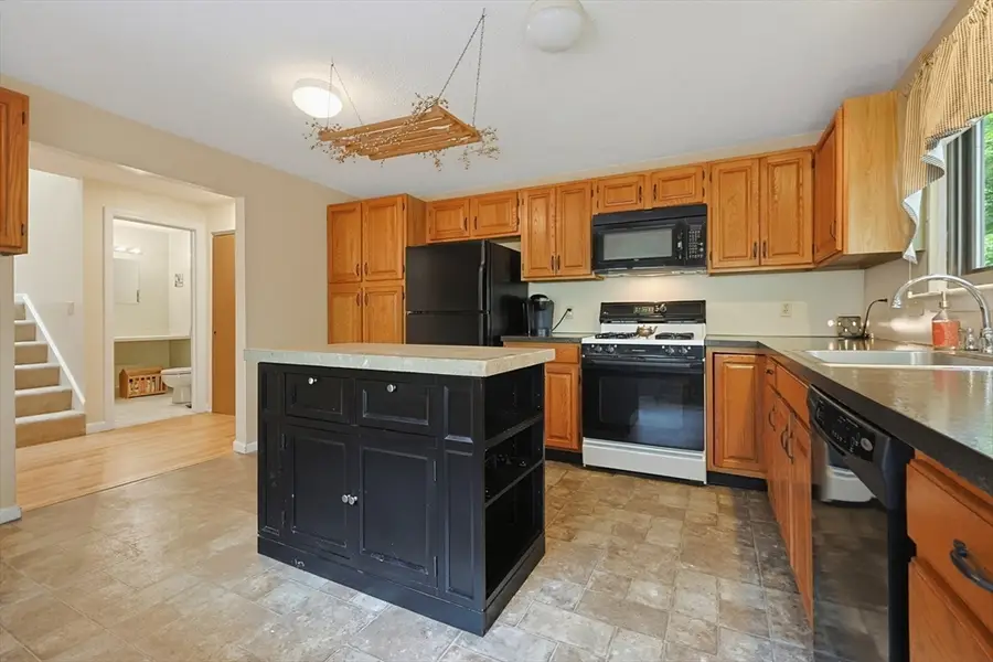 25 Country Club Ln #D, Milford, MA 01757 - #3