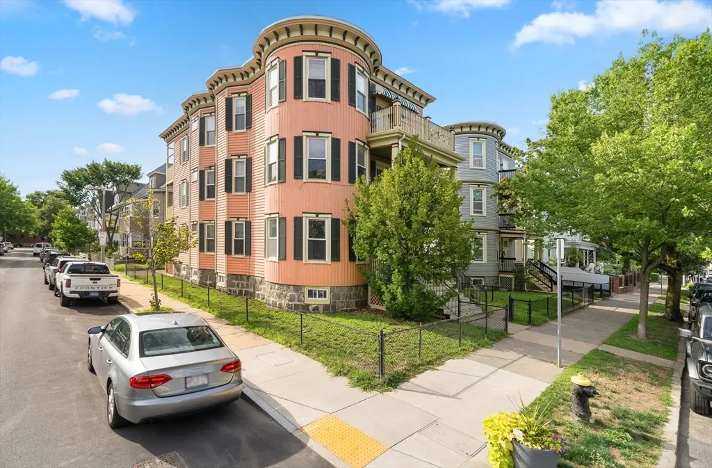 19 Pleasant St, Boston, MA 02125 - #1