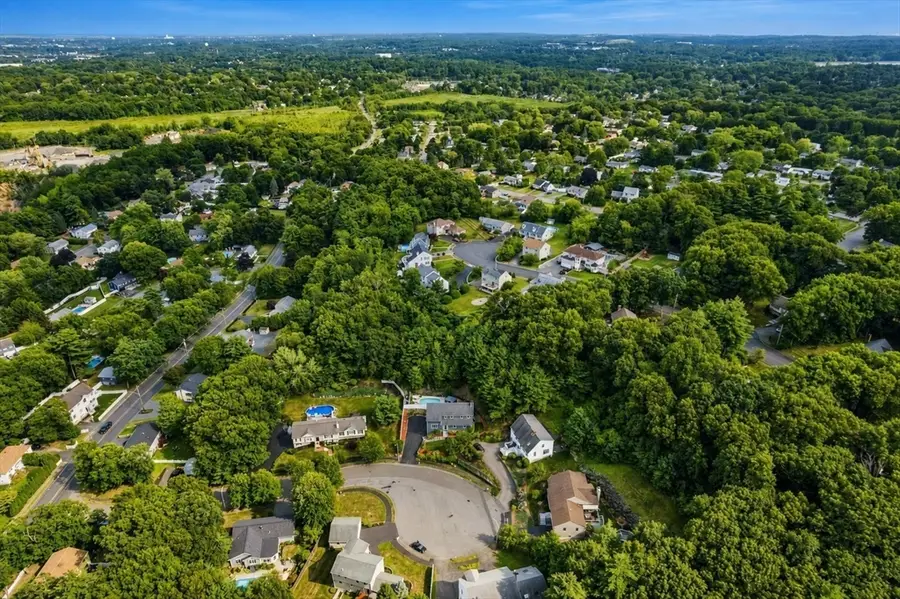 4 Waldingfield Ln, Peabody, MA 01960 - #3
