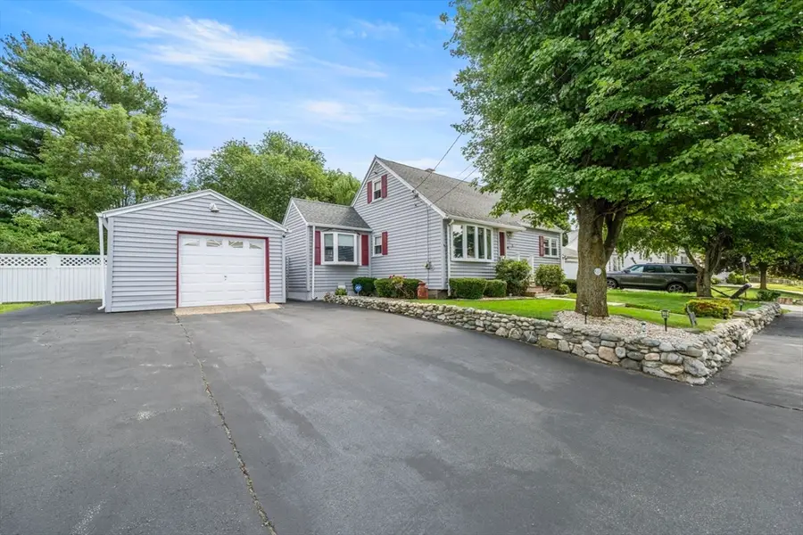 14 Richard Cir, Woburn, MA 01801 - #2