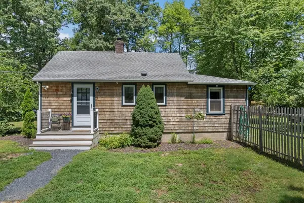206 Old Dean St, Norton, MA 02766