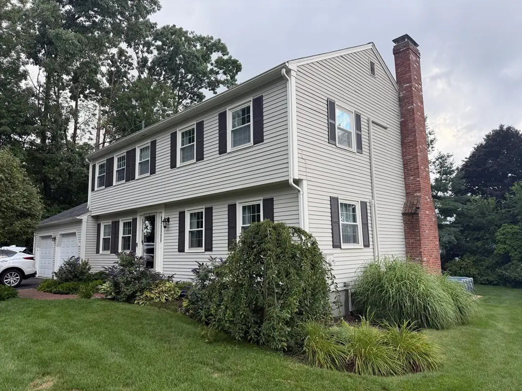 4 Robertson Rd, Auburn, MA 01501 - #1