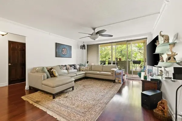 99 Pond Ave #520, Brookline, MA 02445