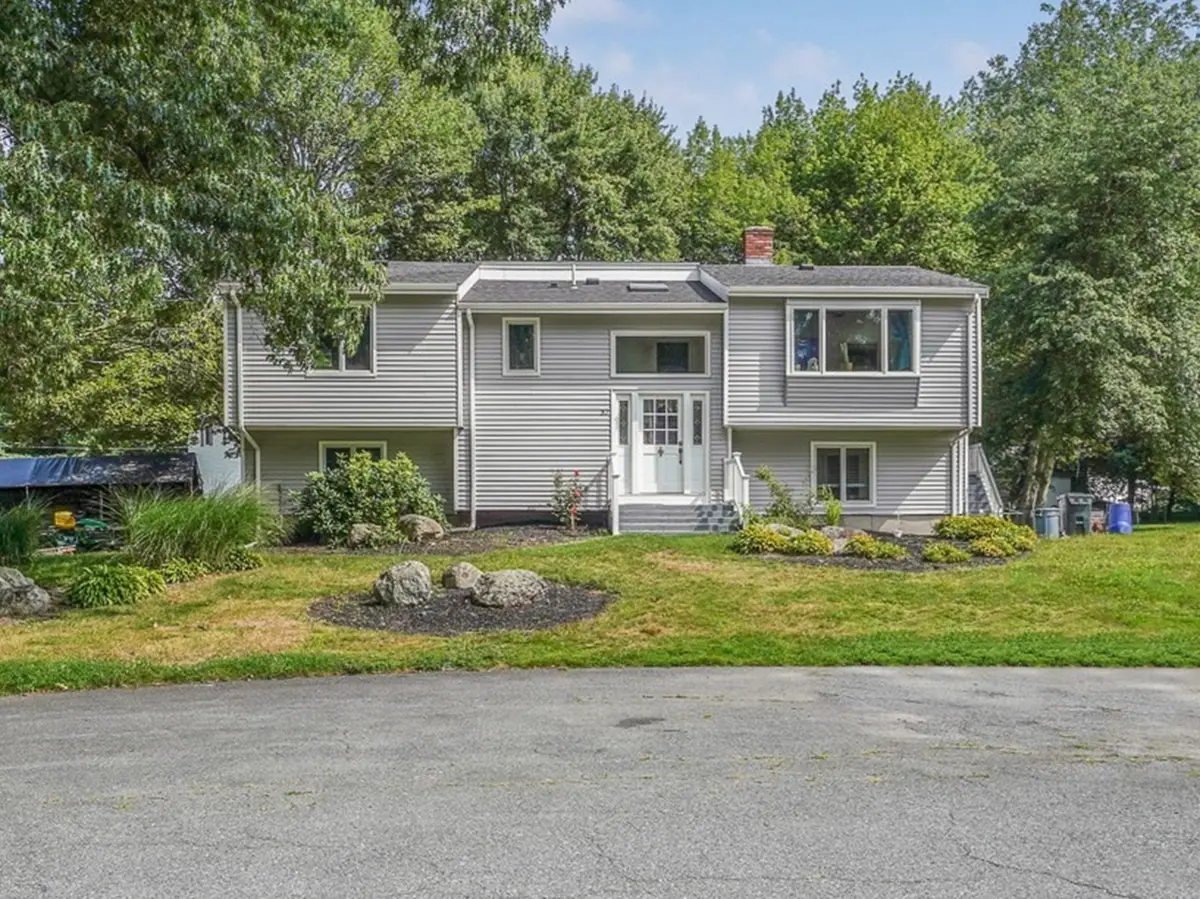37 Slade St, Swansea, MA 02777 - #1