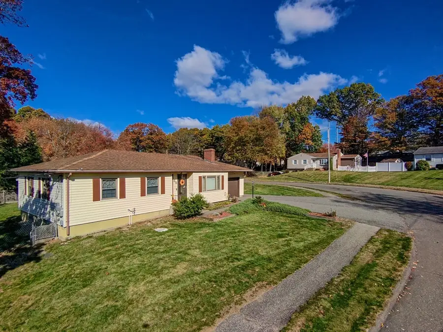68 Parenteau Dr, Chicopee, MA 01020 - #3