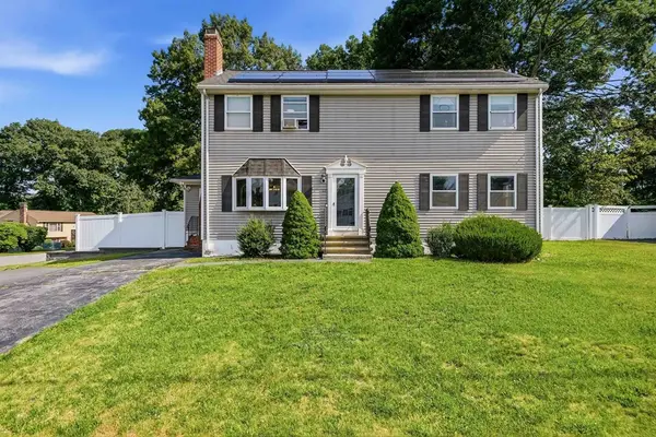 22 Colonial Drive, Salem, NH 03079