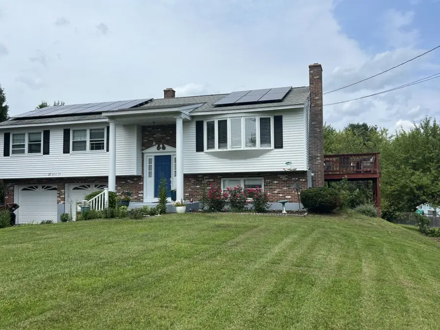27 Hill St, Leominster, MA 01453 - #3