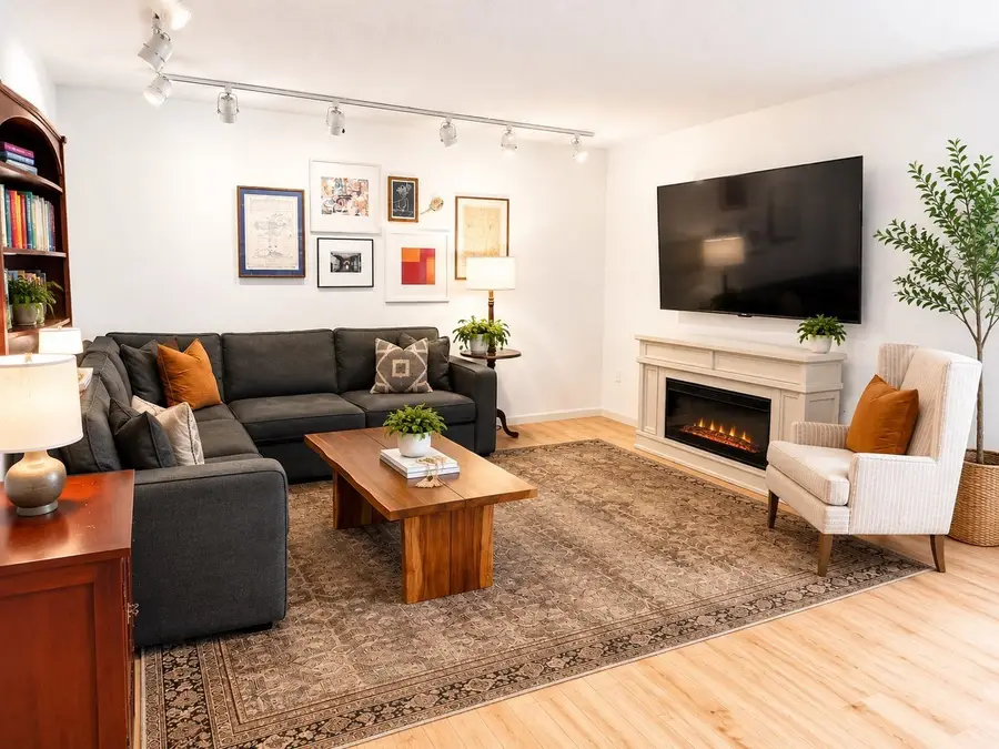 43 Angleside Drive #1, Waltham, MA 02453 - #2