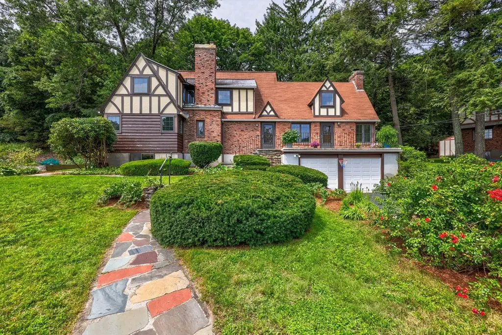 6 Old Brook Dr, Worcester, MA 01609 - #1