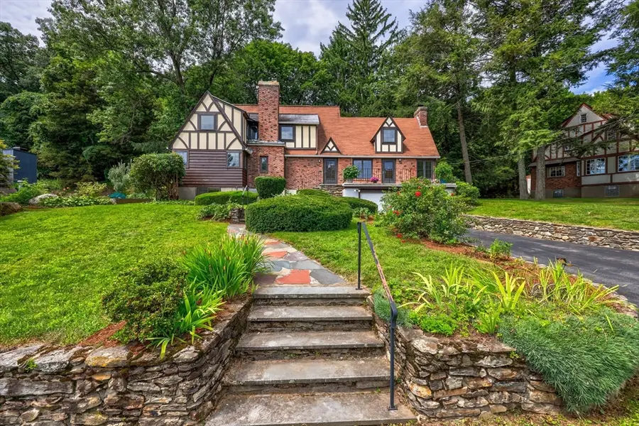 6 Old Brook Dr, Worcester, MA 01609 - #2