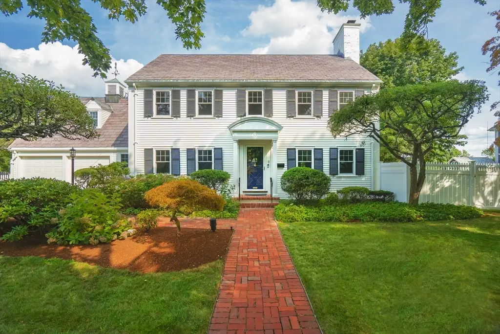 8 Manitoba Rd, Newton, MA 02468 - #1