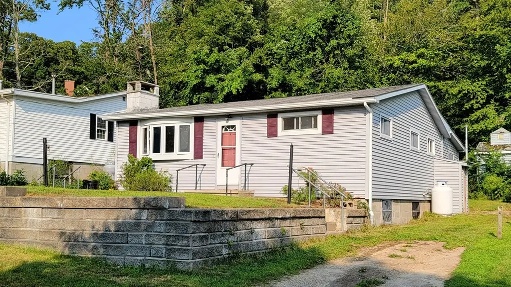 27 Richie Rd, Douglas, MA 01516 - #1