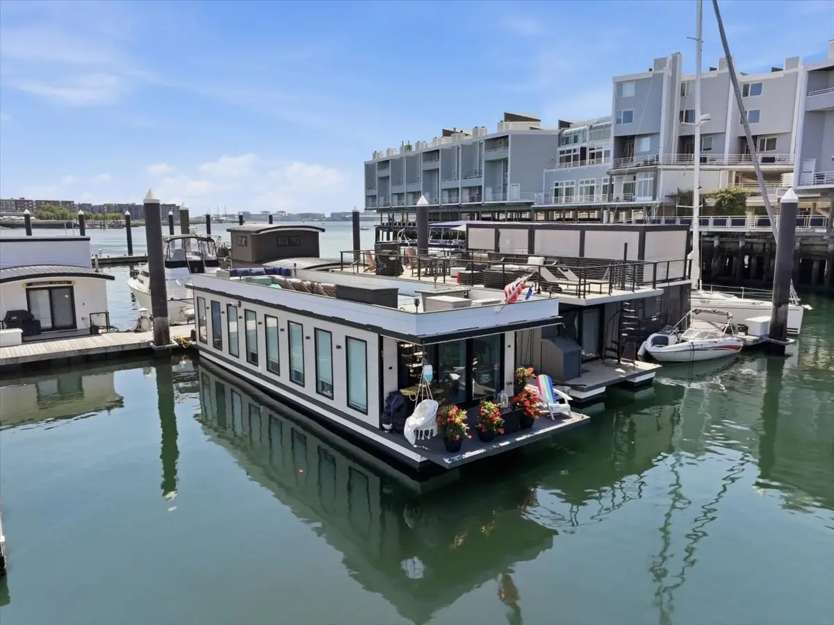 1 Pier 8 13th St #B28, Boston, MA 02129 - #1