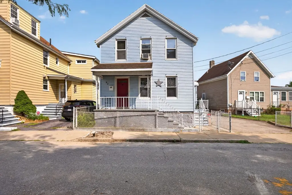 32 Raymond St, Fall River, MA 02723 - #1