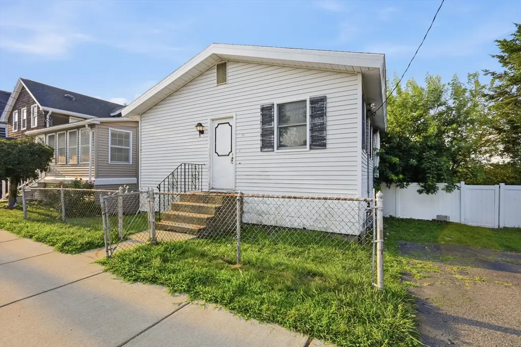 66 Calumet St, Revere, MA 02151 - #1
