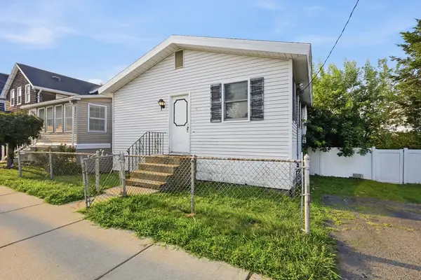 66 Calumet St, Revere, MA 02151