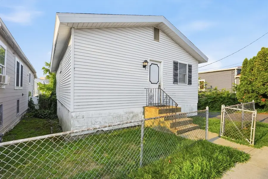 66 Calumet St, Revere, MA 02151 - #3
