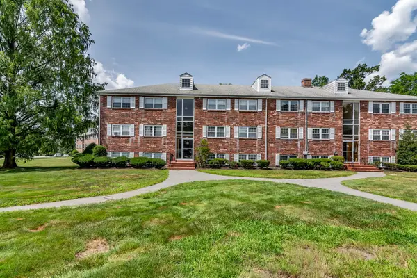 55 Fernview Ave #8, North Andover, MA 01845