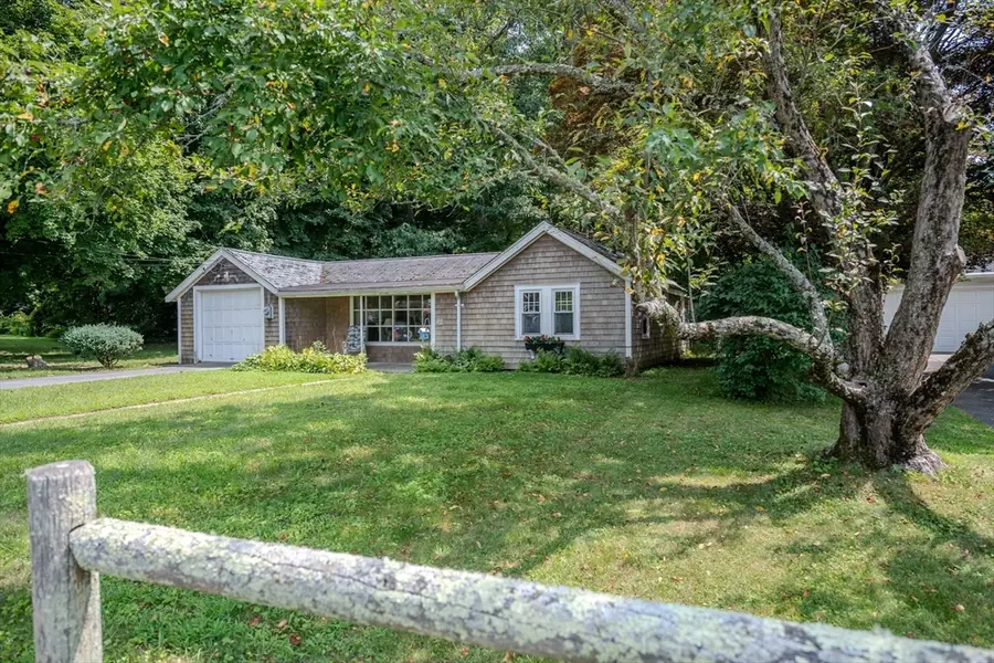 20 Bryant St, Dartmouth, MA 02747 - #2