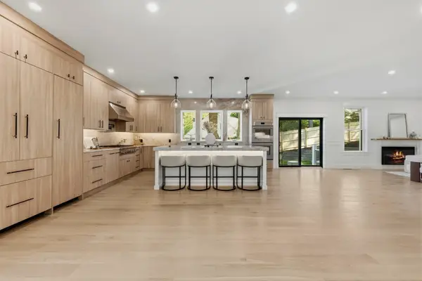 2 Atherton Rd, Winchester, MA 01890