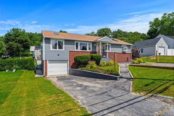 905 Riverside Dr, Methuen, MA 01844