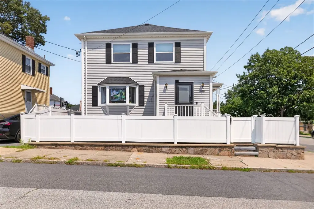 208 Hudson St, Fall River, MA 02720 - #1