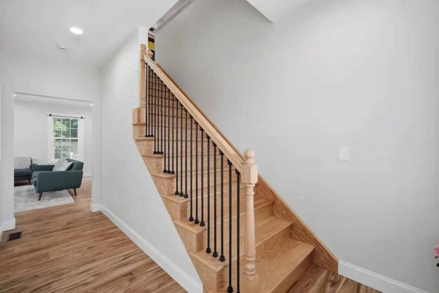 24 Medford St, Springfield, MA 01107 - #3