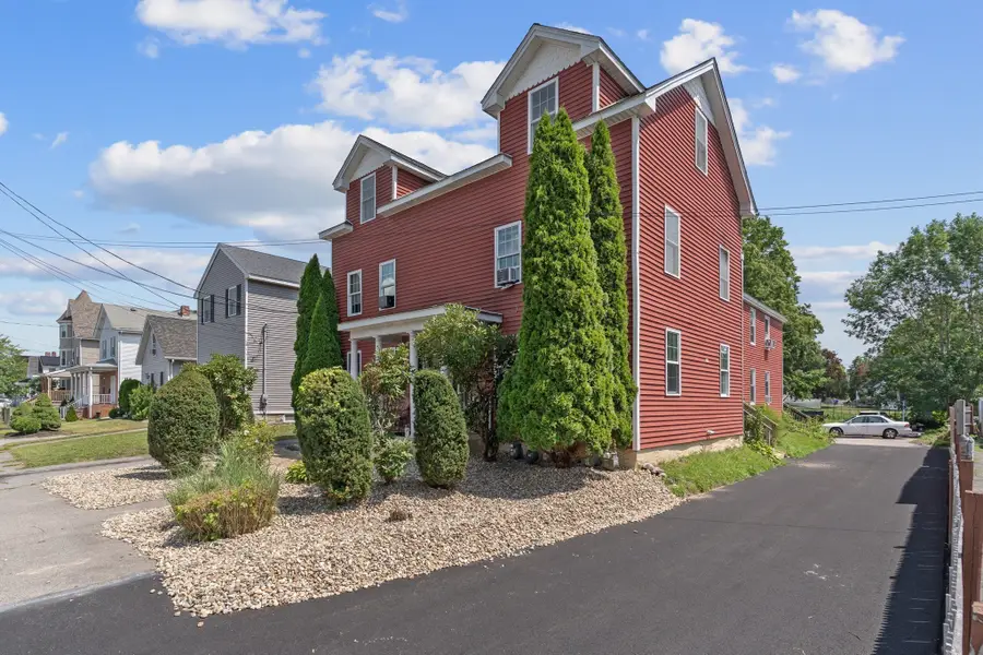 122 Winthrop St, Taunton, MA 02780 - #3