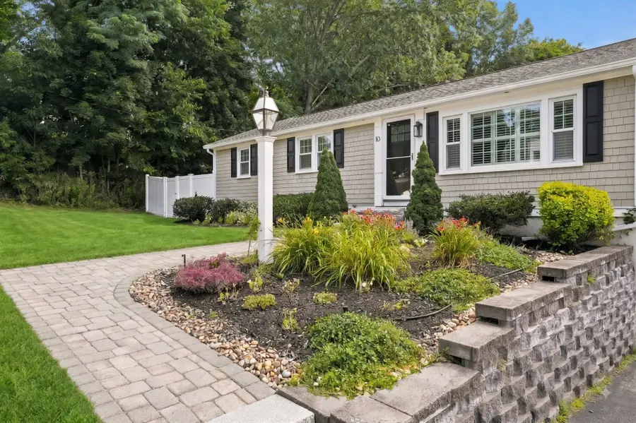 10 Hunter Dr, Newburyport, MA 01950 - #2