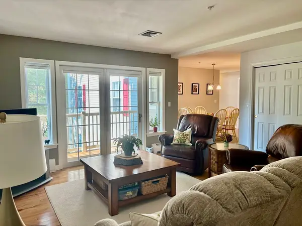 34 Meeting House Lane #209, Stow, MA 01775