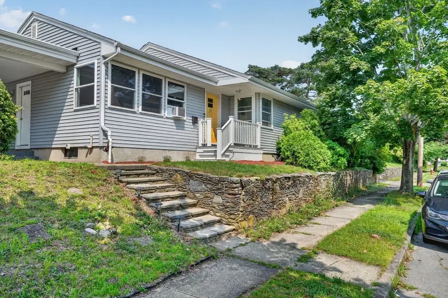 221 Rochambeau St, New Bedford, MA 02745 - #2