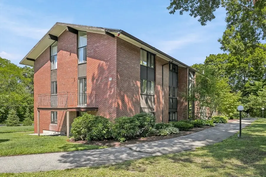 3 Longwood Dr #103, Andover, MA 01810 - #3