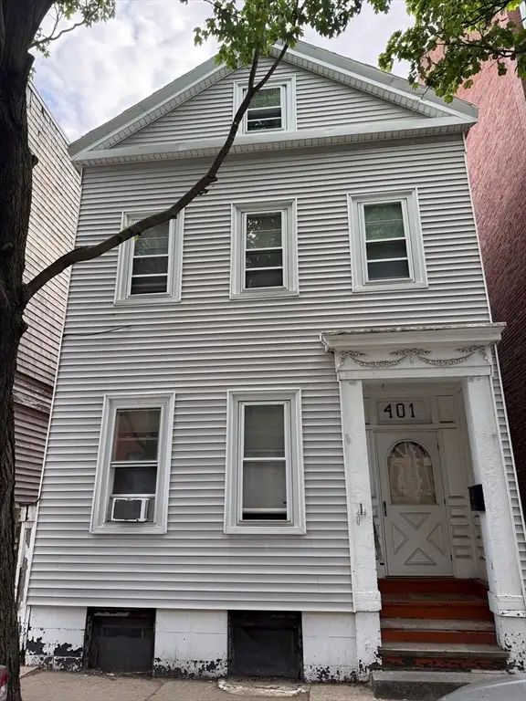 401 W 4th St, Boston, MA 02127