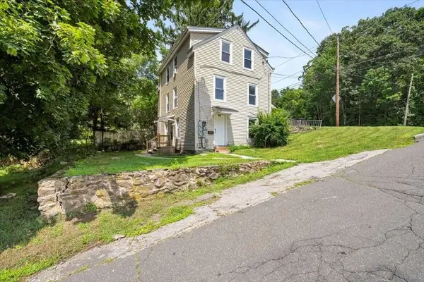 165 Pleasant St., Southbridge, MA 01604