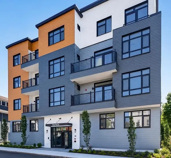 13 Warwick St #302, Somerville, MA 02144
