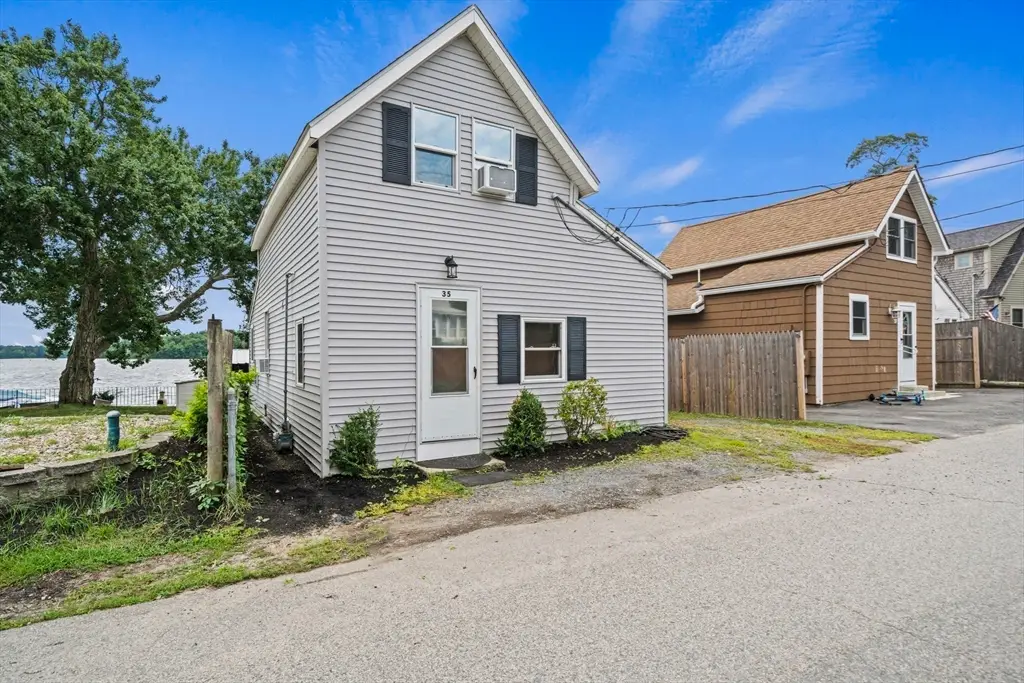 35 Ocean Ave, Halifax, MA 02341 - #1