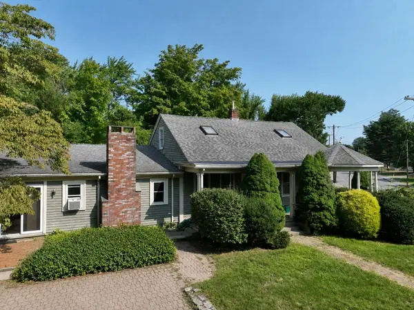 18 North Ave, Attleboro, MA 02703