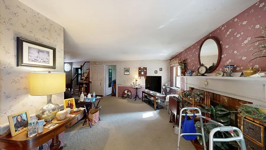 18 North Ave, Attleboro, MA 02703 - #3