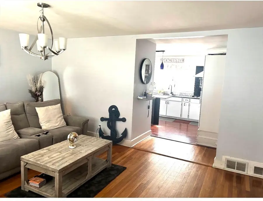 401 Whitlow St, New Bedford, MA 02746 - #3