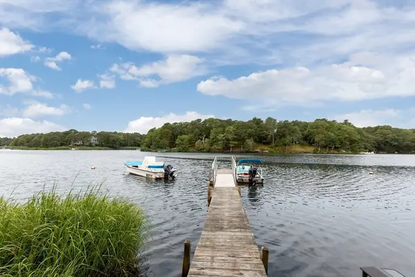 26 Qaushnet Way, Falmouth, MA 02536