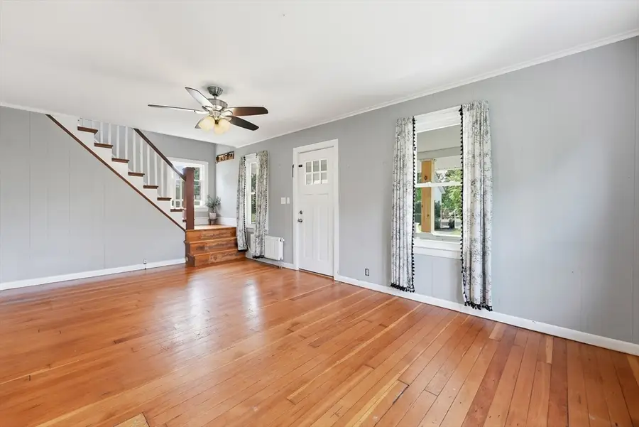 22 Highland View St, Westfield, MA 01085 - #3