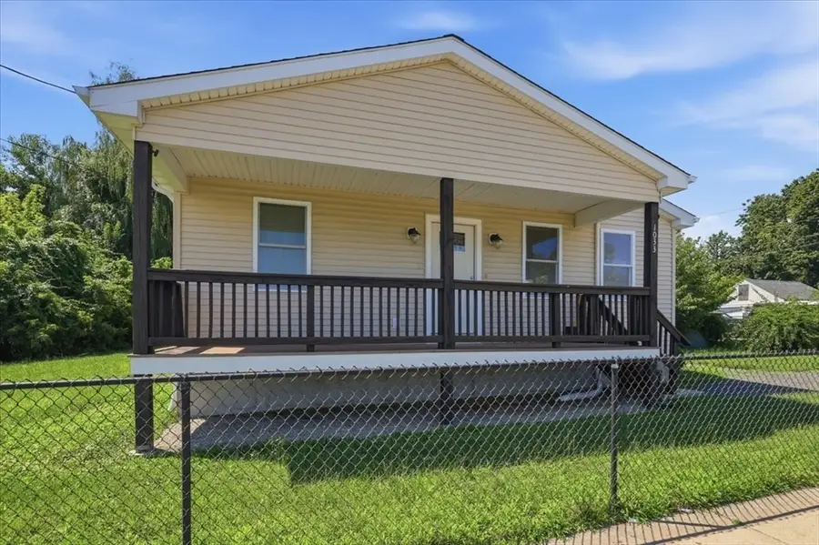 1033 Rodman St, Fall River, MA 02721 - #2