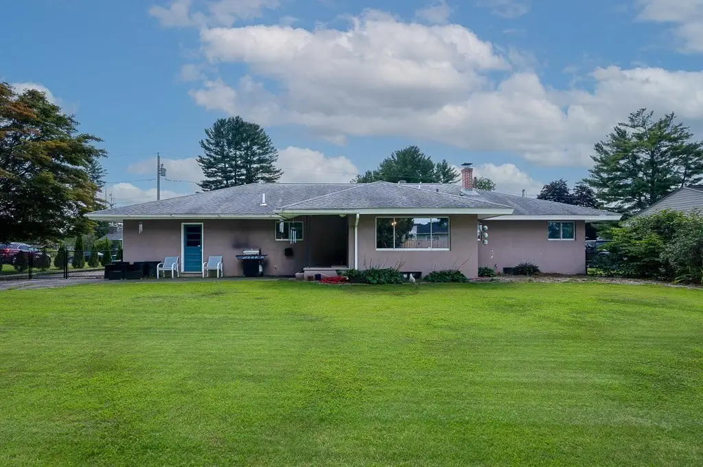 12 Elaine St, Webster, MA 01570 - #1